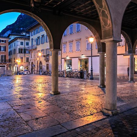 Nido Sui Tetti Di Riva Del Garda - Happy Rentals Eksteriør bilde