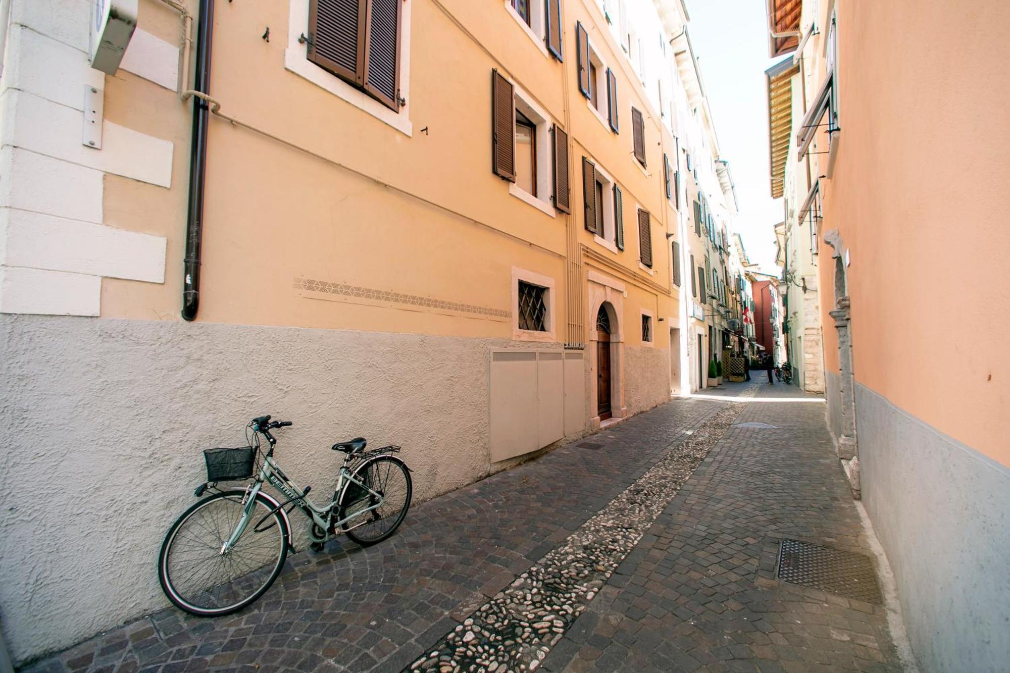 Nido Sui Tetti Di Riva Del Garda - Happy Rentals Eksteriør bilde