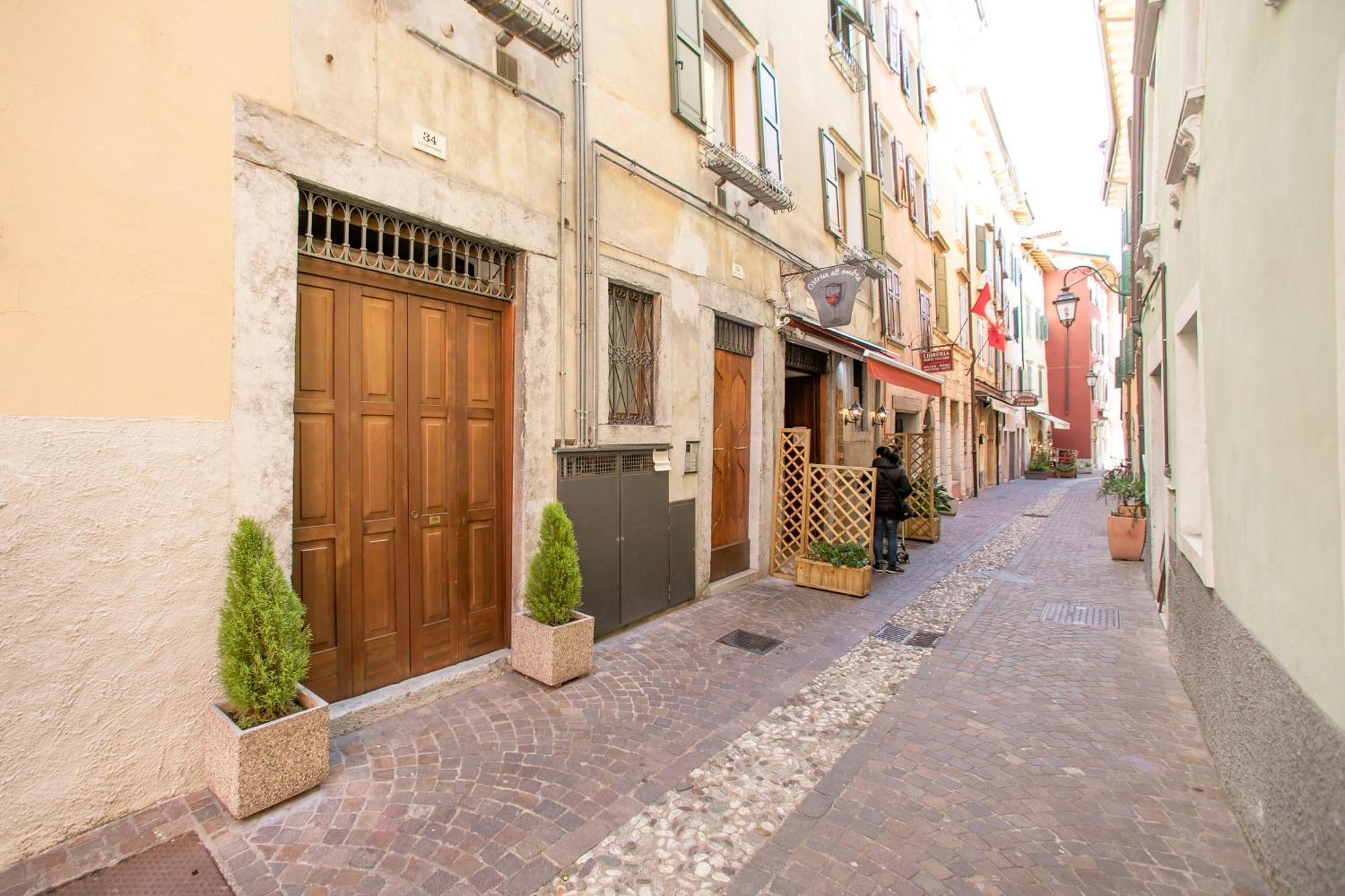 Nido Sui Tetti Di Riva Del Garda - Happy Rentals Eksteriør bilde